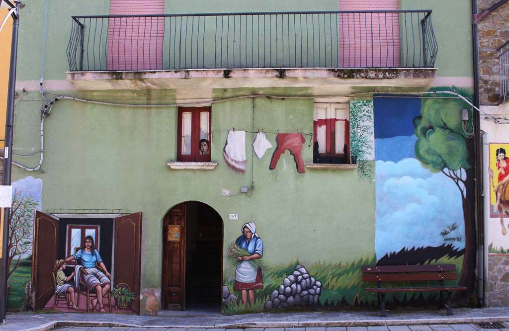 Murales nel borgo di Piano Vetrale nel Cilento - blog di viaggi