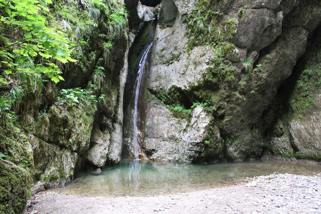 Trekking nel Cilento sul Monte Cervati per raggiungere l'Inghiottitoio di Vallivona - blog di viaggi