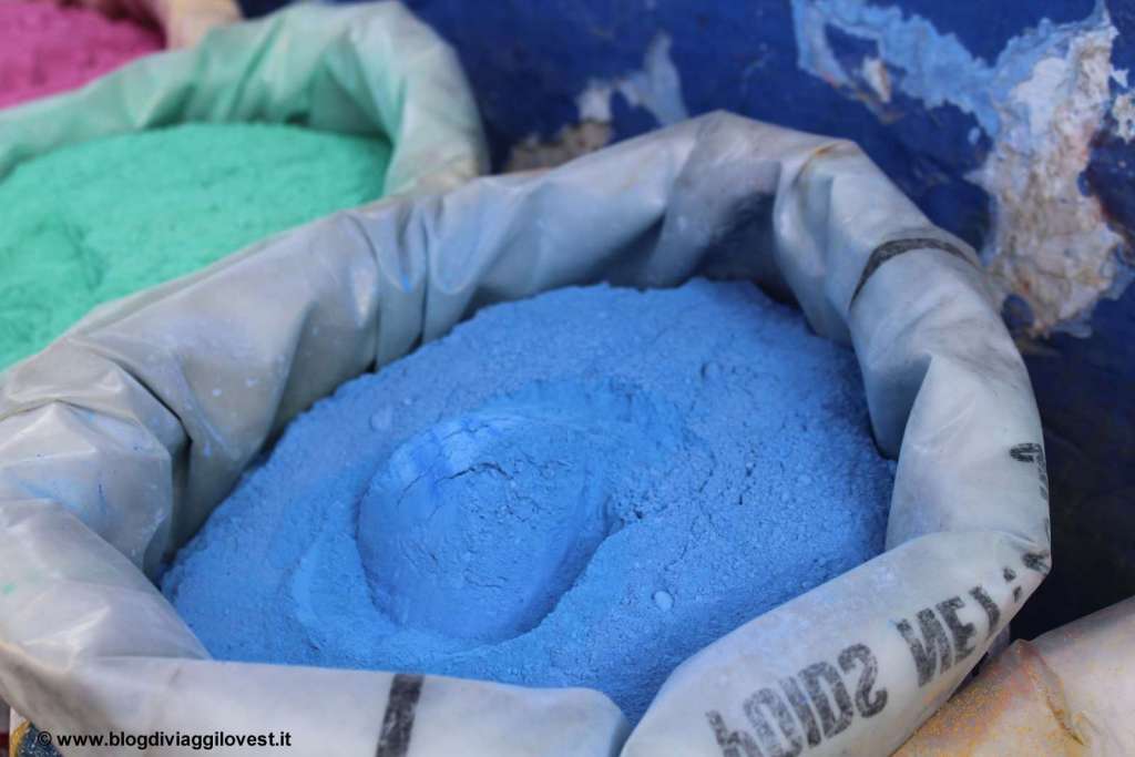 Pittura blu per Chefchaouen - Blog di viaggi
