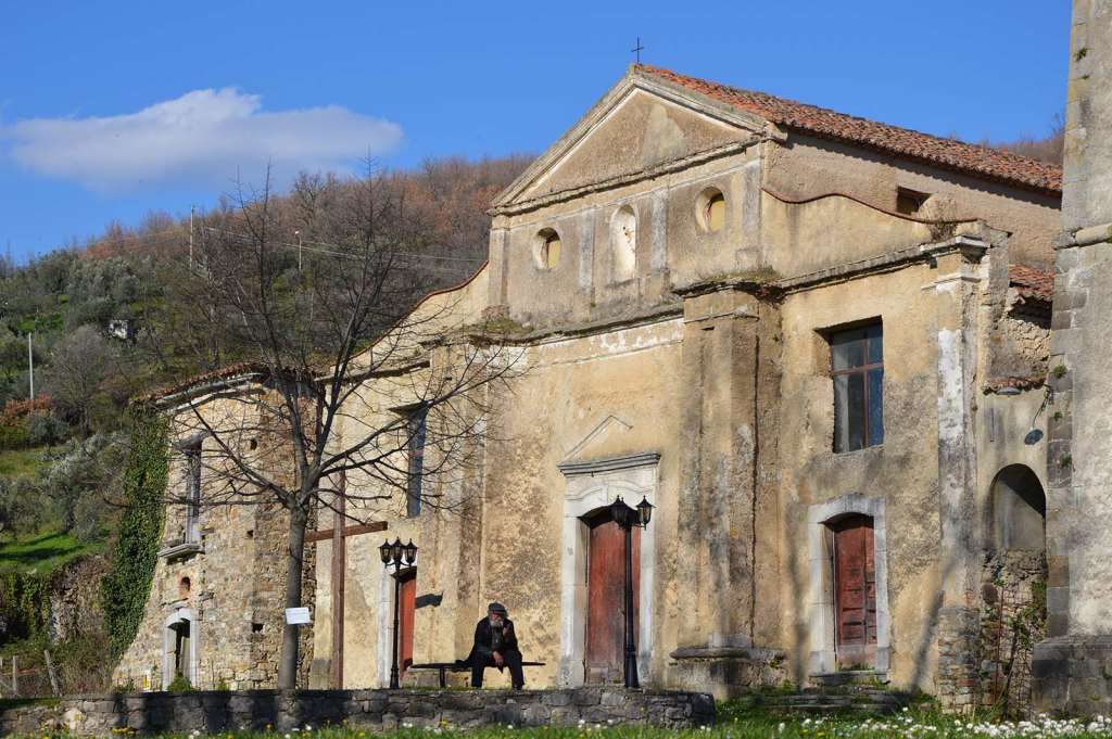 Il borgo fantasma di Roscigno Vecchia nel Cilento - blog di viaggi
