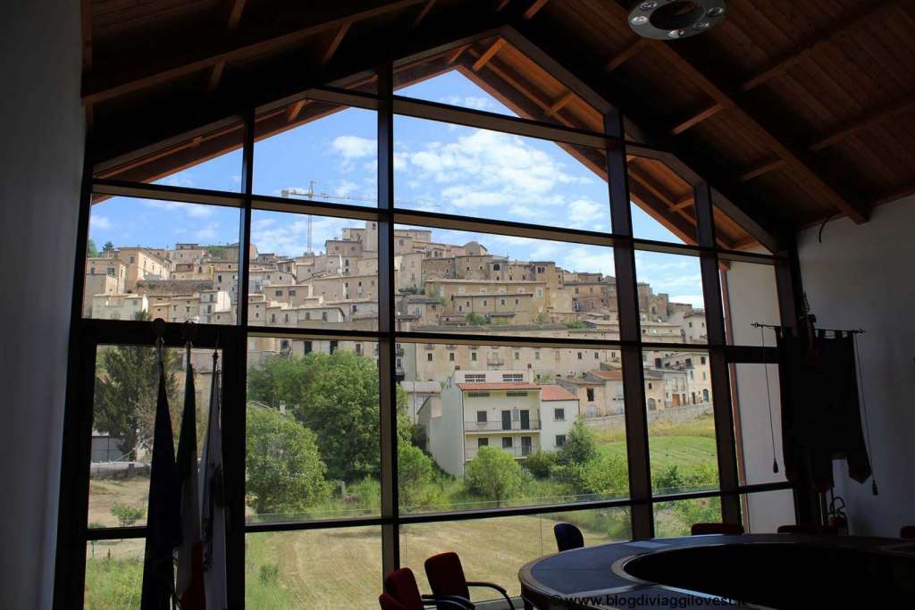 Una finestra sul Borgo di Navelli - Blog di viaggi