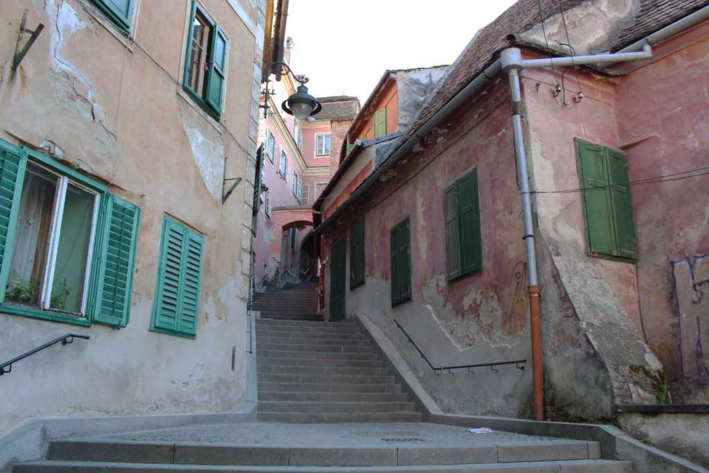 Passeggiando per i vicoli di Sibiu in Transilvania - Blog di viaggi