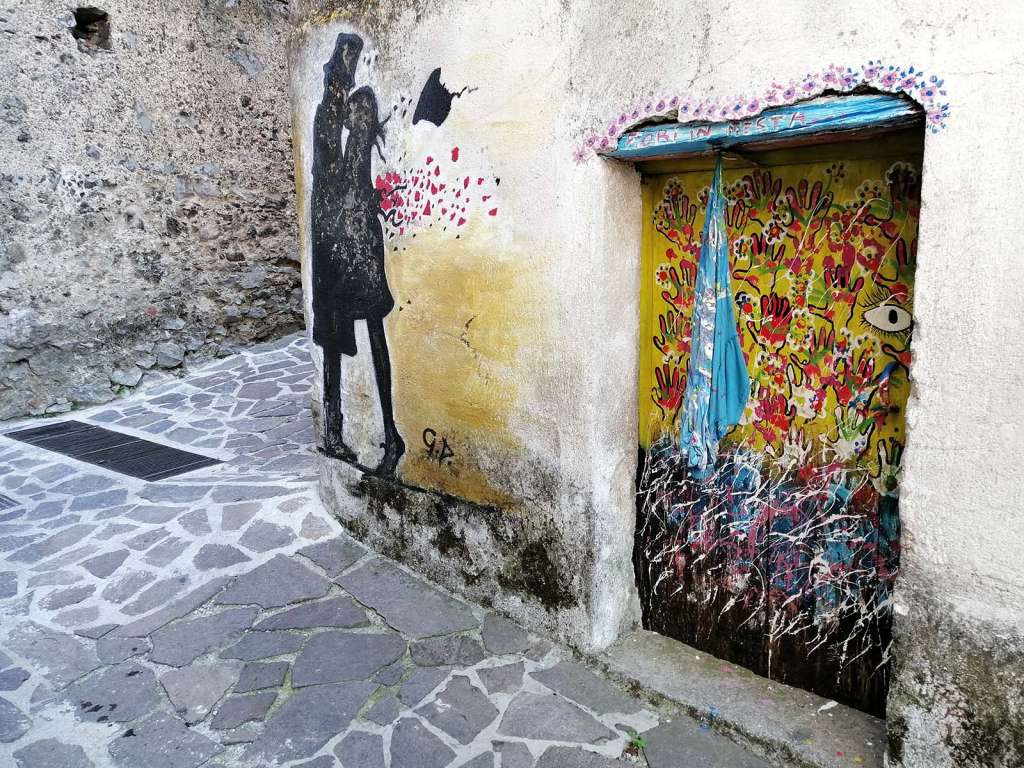 Passeggiando per i vicoli di Caselle in Pittari nel Cilento - Blog di viaggi