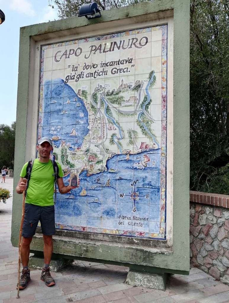 Fabio Sansone a Palinuro arrivo dell Cammino di san Nilo - Blog di viaggi