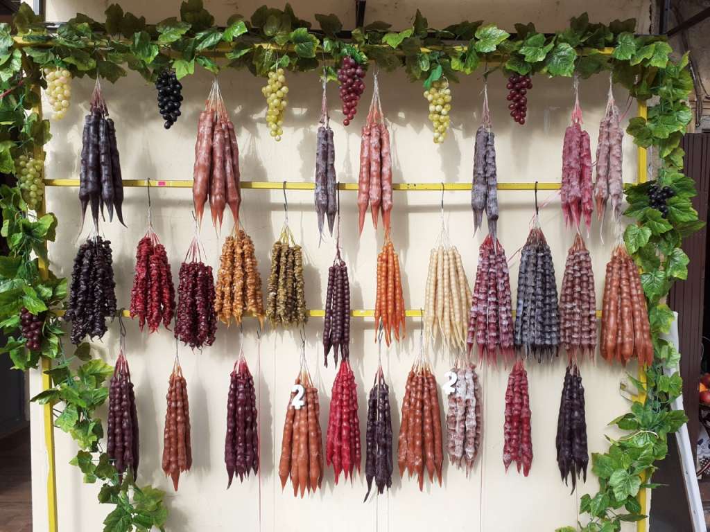 Churchkhela, la caramella georgiana a forma di candela - blog di viaggi