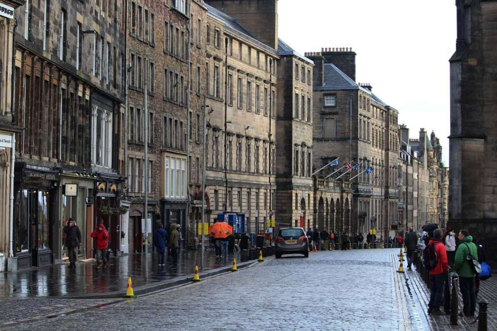 Passeggiare lungo la Royal Mile di Edimburgo - blog di viaggi