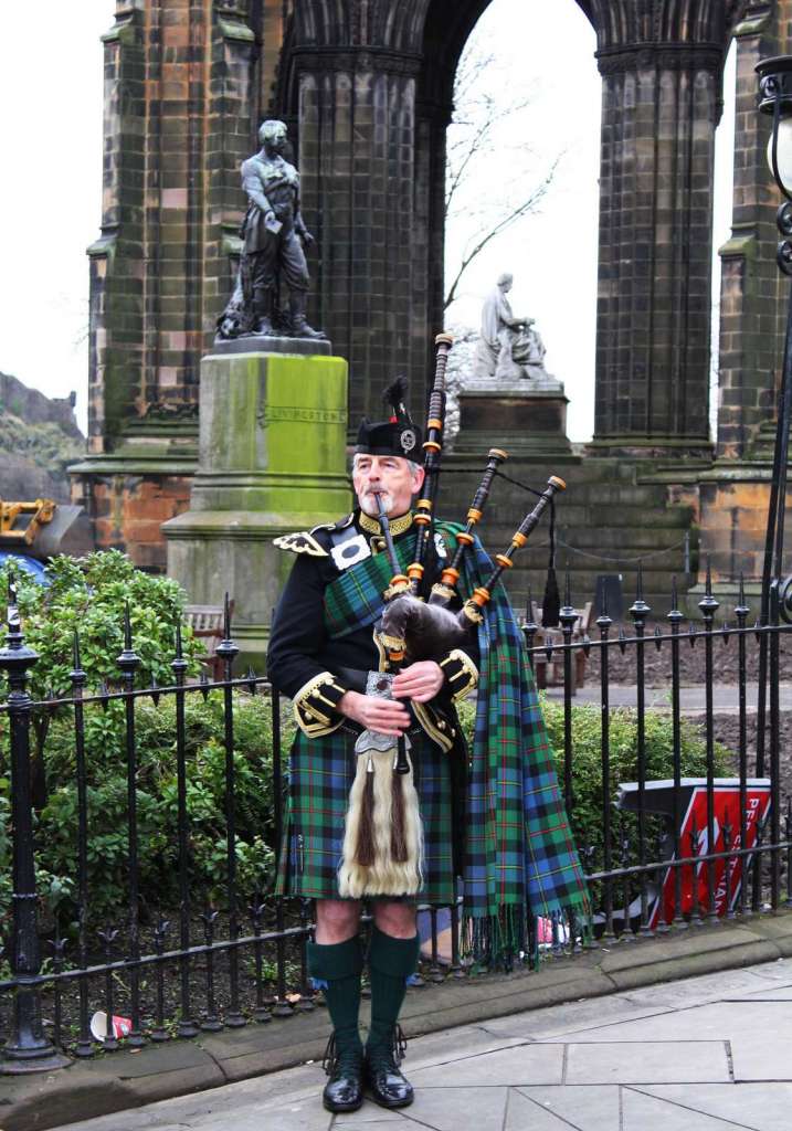 Ascoltare il suono delle Cornamusa ad Edimburgo - Blog di viaggi
