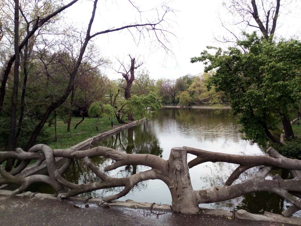 Passeggiare nei giardini Cișmigiu di Bucarest - Blog di viaggi
