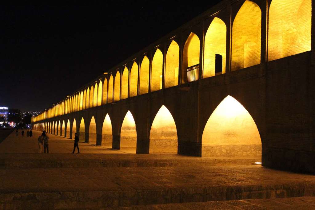 Visitare il ponte ad Esfahan di notte - Blog di viaggi
