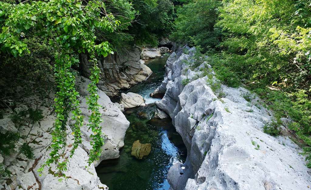 All'interno delle Gole del Calore nel Cilento - blog di viaggi