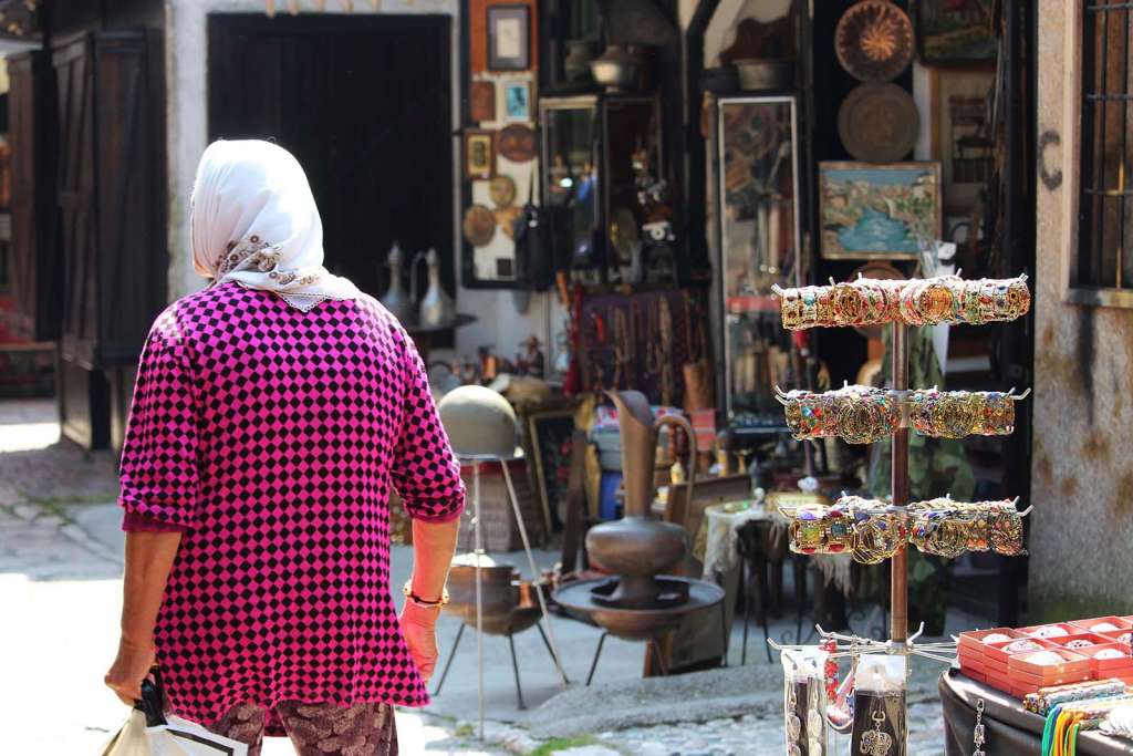 Per le strade della città vecchia di Sarajevo in Bosnia - blog di viaggi