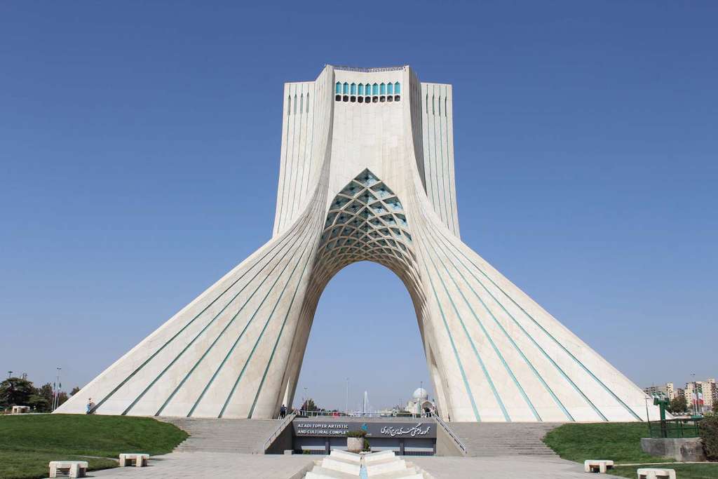 La torre Azadi a Teheran in Iran - Blog di viaggi