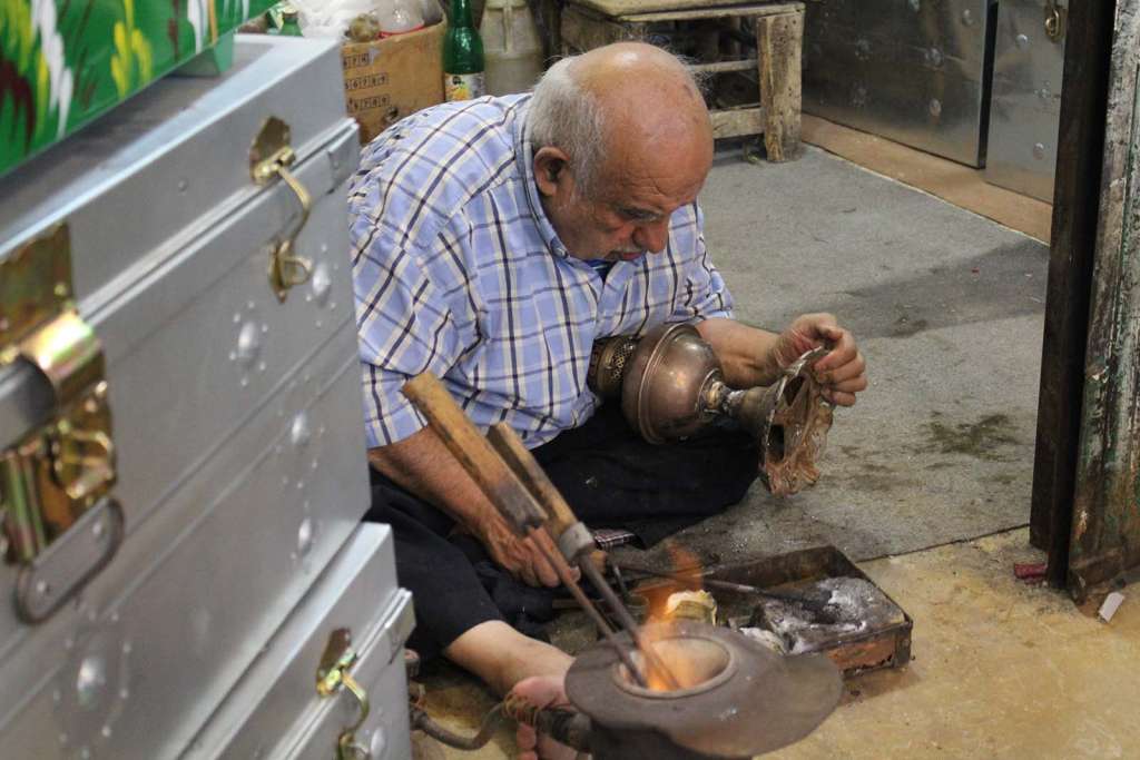 Artigiani nel Bazar Vakil a Shiraz - Blog di viaggi