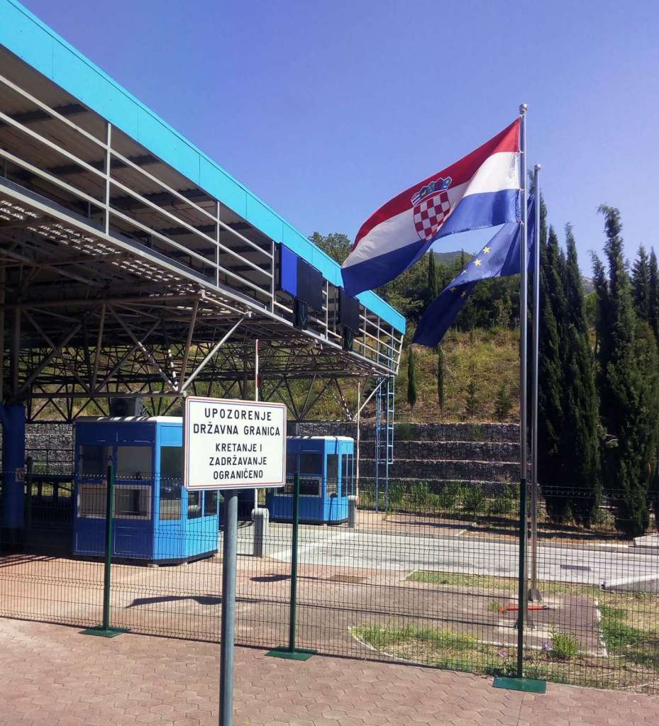 Passaggio della frontiera tra Montenegro e Croazia - blog di viaggi