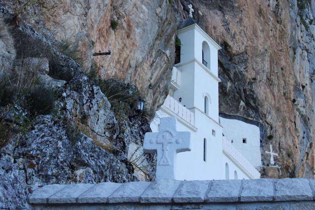 Il Monastero di Ostrog da visitare nei dintorni di Podgorica in Montenegro - blog di viaggi