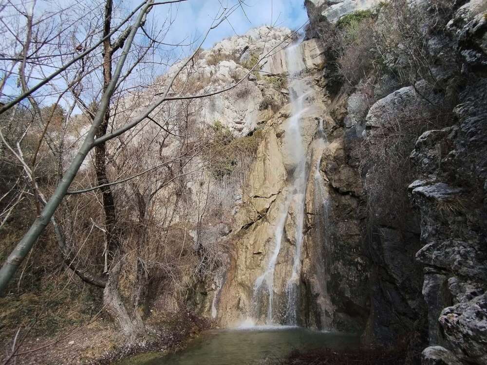 trekking per raggiungere la cascata di San Michele vicino Ovindoli in Abruzzo - blog di viaggi