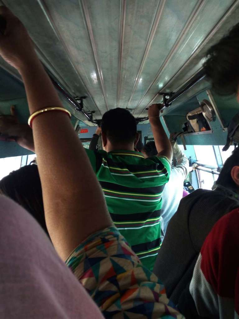 A bordo degli autobus indiani da Bikaner a Deshnoke - blog di viaggi