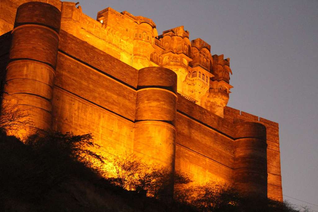 La fortezza di Mehrangarh a Jodhpur illuminata - blog di viaggi