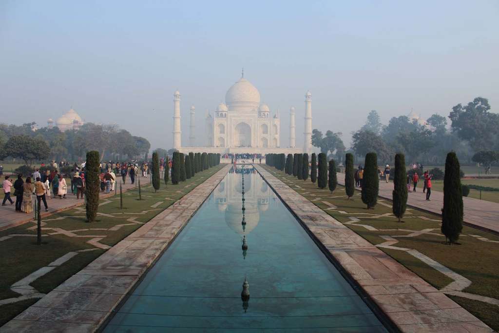 La simmetria perfetta del Taj Mahal in India - blog di viaggi