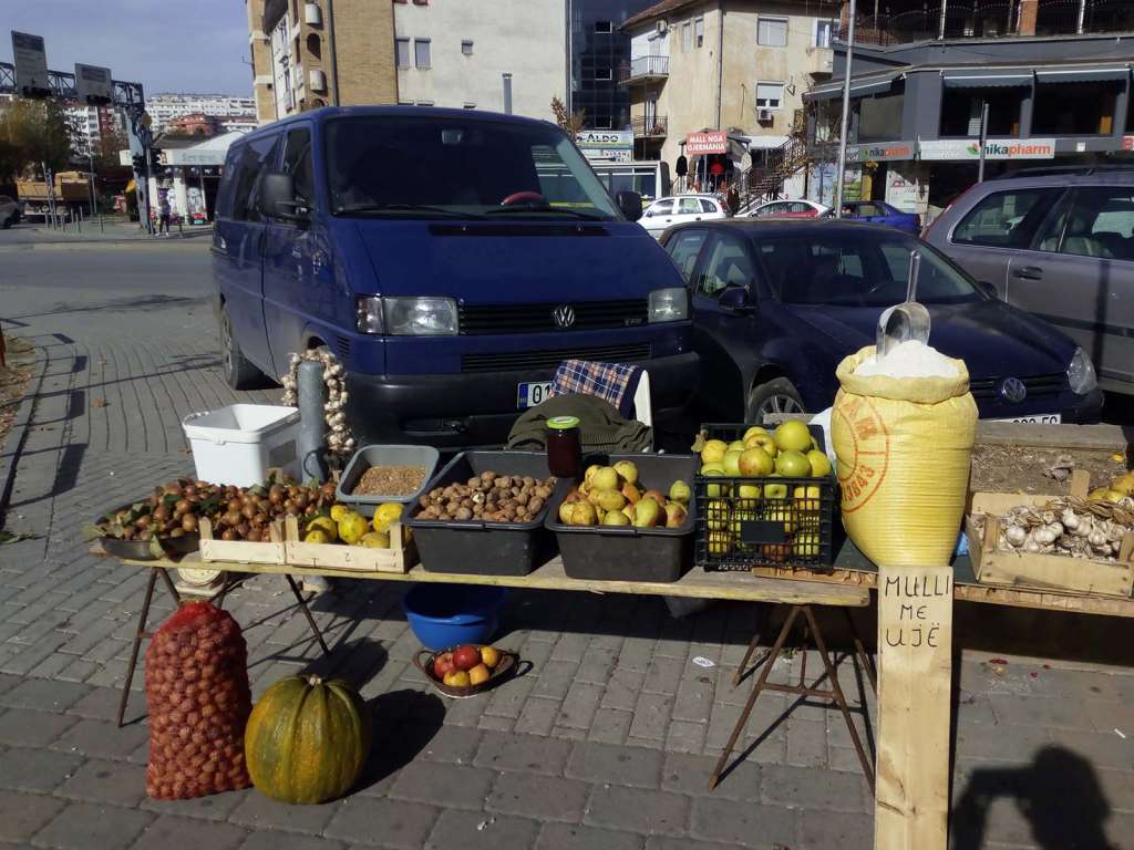 I mercati ambulanti per le strade di Pristina in Kosovo - blog di viaggi