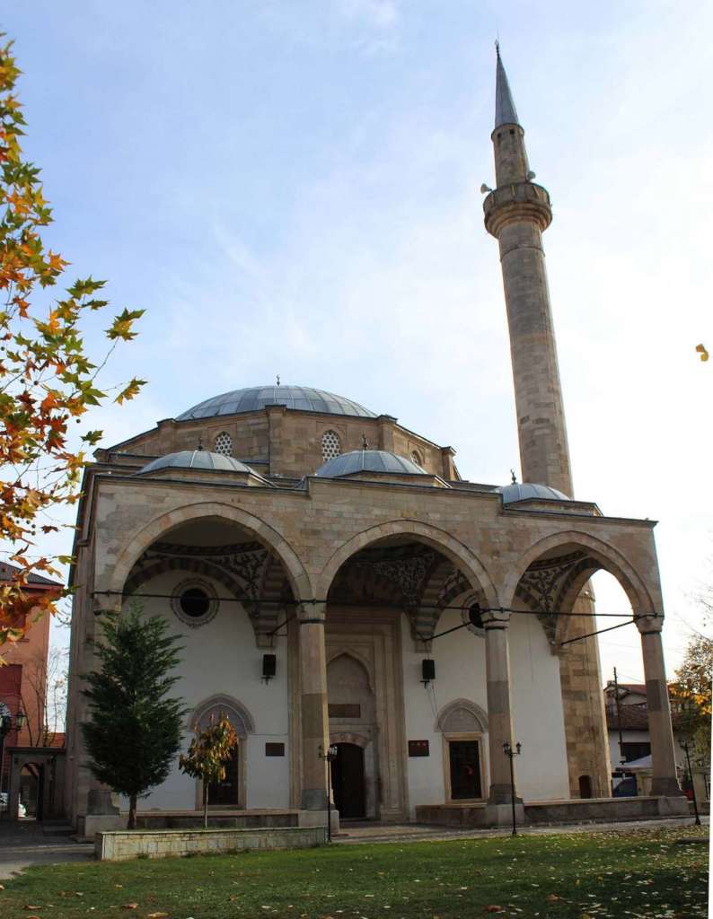 Visitare la Moschea Fatih a Pristina in Kosovo - blog di viaggi
