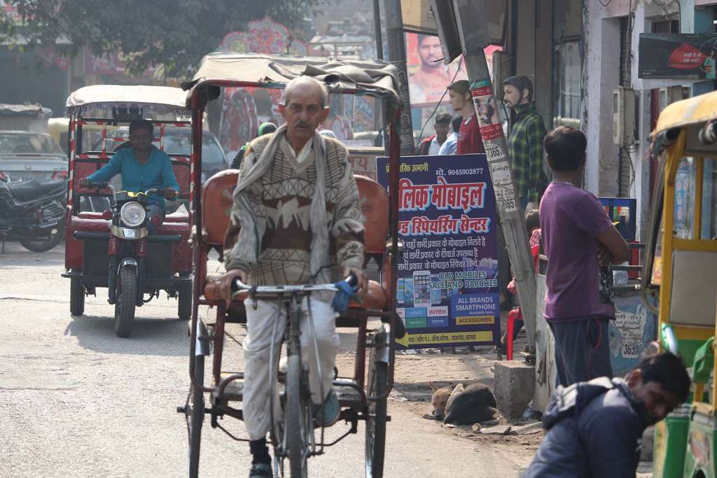 Utilizzare il risciò a pedali per spostarsi da un luogo all'altro in India - blog di viaggi