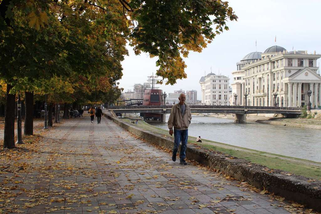Passeggiare sulle rive del Vardar - blog di viaggi