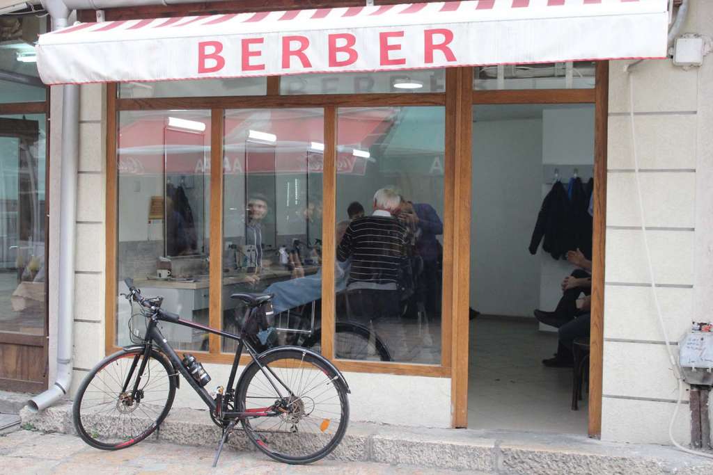 Le antiche botteghe di barbieri a Skopje in Macedonia - blog di viaggi
