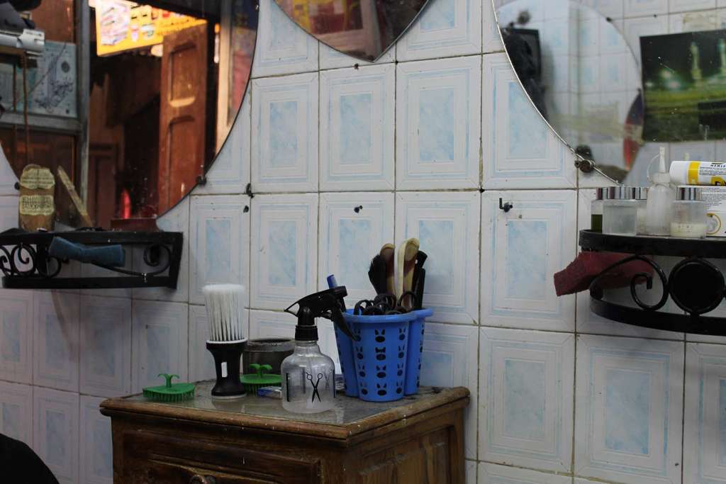 Dettagli all'interno della barberia a Fez in Marocco - blog di viaggi