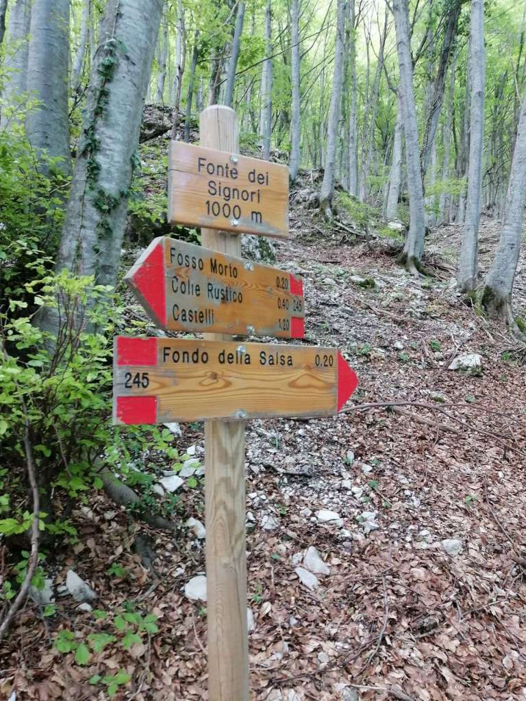 Fonte dei signori verso il fondo della Salsa in Abruzzo - blog di viaggi