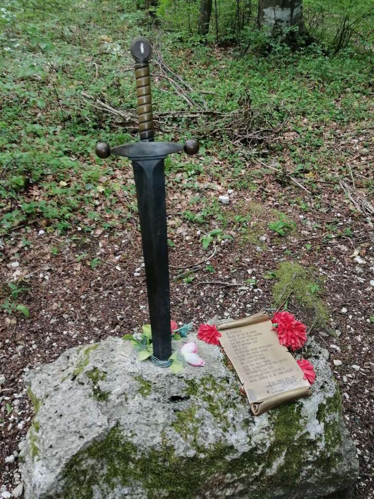 La Spada nella roccia nel comune di Castelli in Abruzzo - blog di viaggi