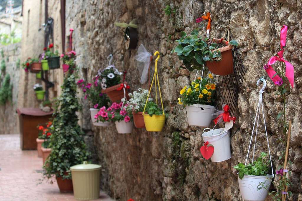 Passeggiare e perdersi tra i vicoli del borgo di Civitella del Tronto in Abruzzo - blog di viaggi