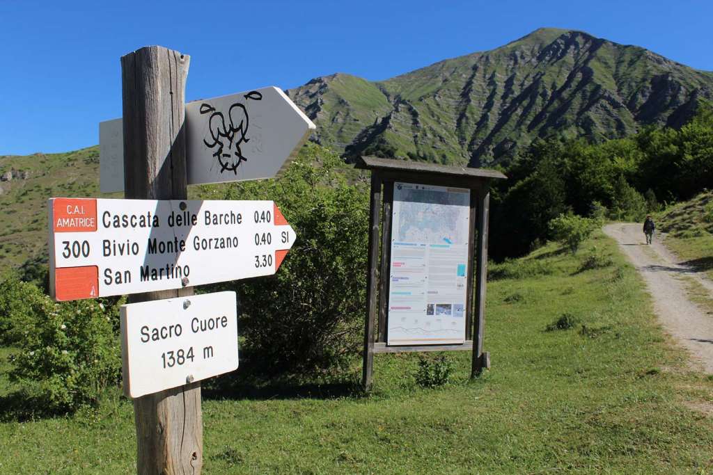 Il sentiero per raggiungere la Cascata delle Barche sul Gorzano - blog di viaggi