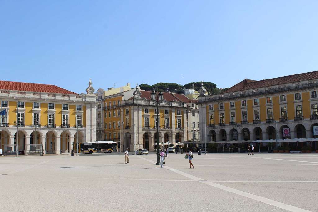 visitare la piazza del commercio a Lisbona in Portogallo - blog di viaggi