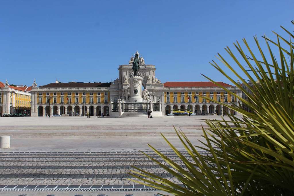 Uno scorcio sulla Piazza del commercio di Lisbona in Portogallo - blog di viaggi