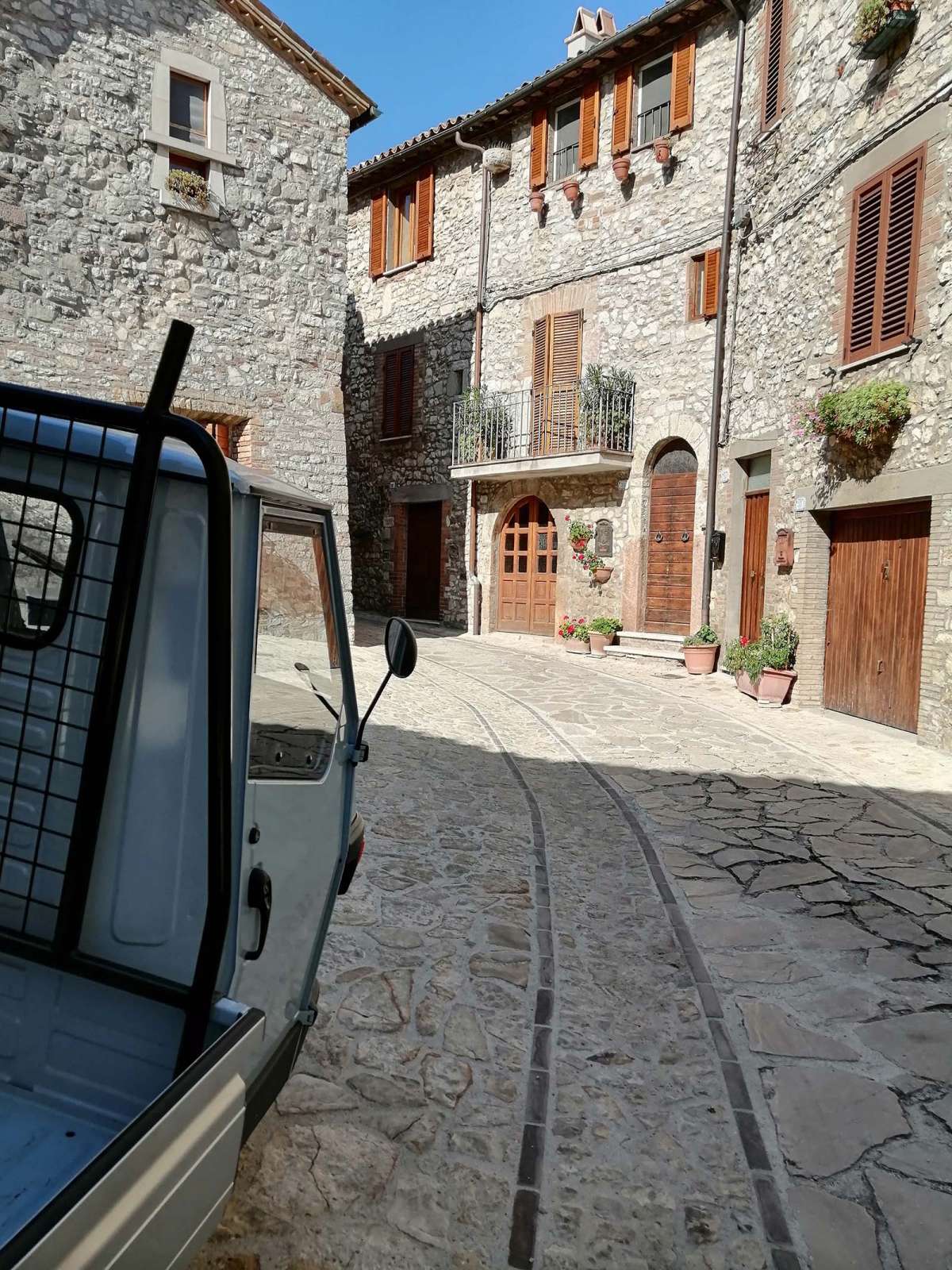 Visitare il borgo di Toscolano in Umbria - blog di viaggi