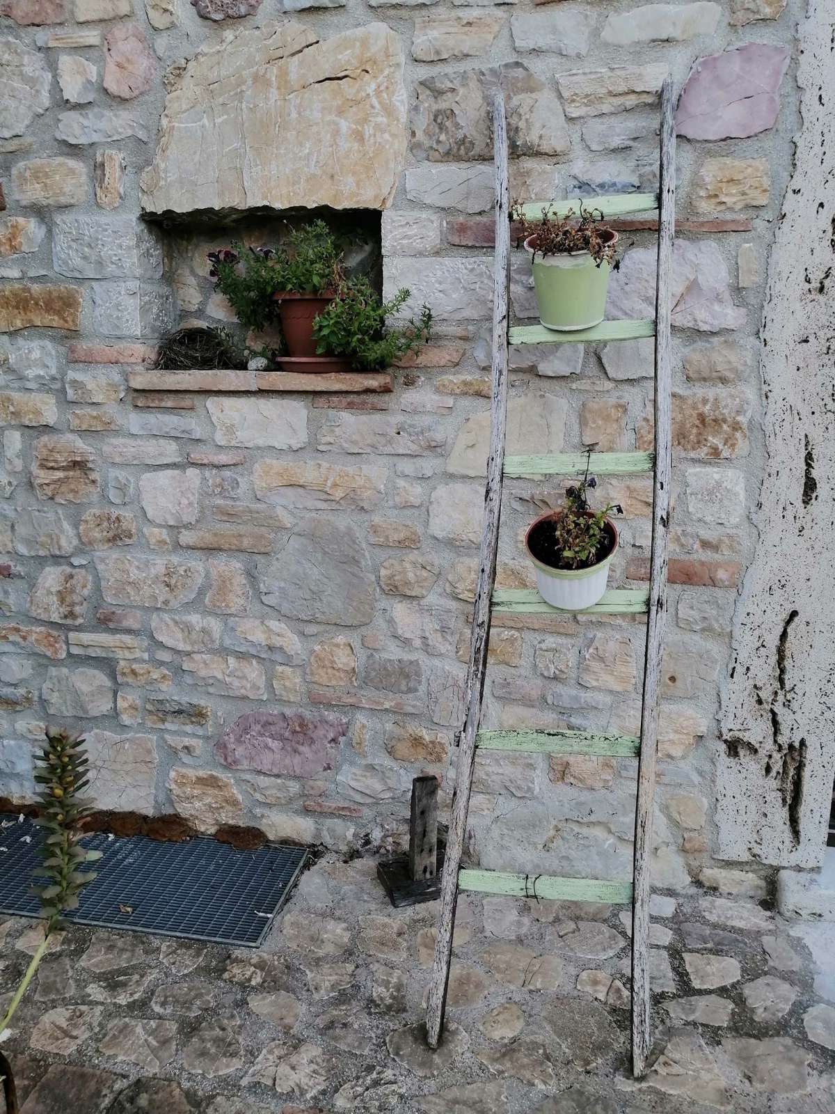 arredo di riciclo sul cammino dei borghi silenti in umbria - blog di viaggi