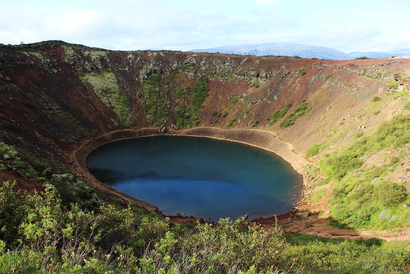 vista del lago vulcanico di Kerið in Islanda - blog di viaggi
