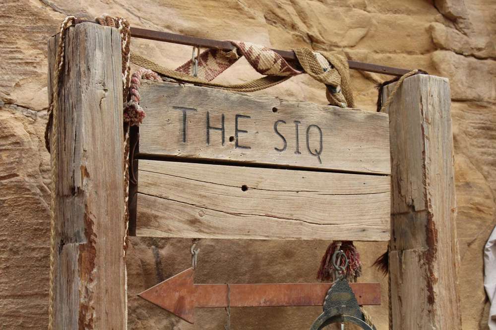 Il Siq, punto di inizio per arrivare al tesoro di Petra - blog di viaggi