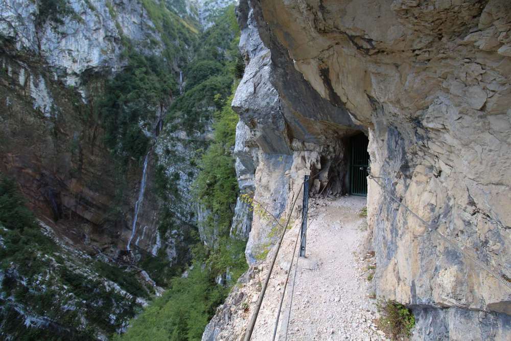 Scopri di più sull'articolo Trekking Piana del fiume – Eremo Santa Colomba