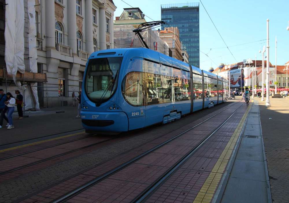 Utilizzare il tram blu cittadino per spostarsi nei dintorni di Zagabria - blog di viaggi