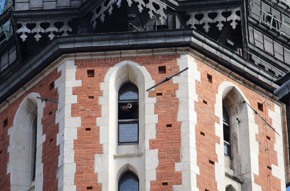 Il trombettiere si affaccia sulla Rinek di Cracovia per salutare la piazza ogni ora alla mezza - blog di viaggi