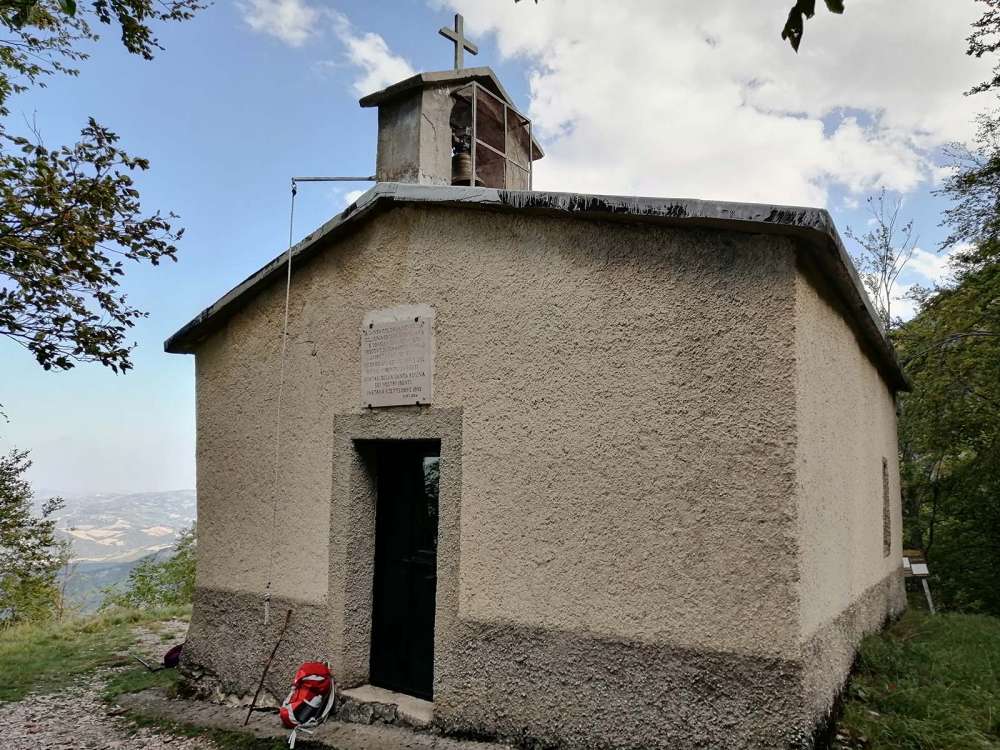 Raggiungere l'Eremo di Santa Colomba con un escursione di trekking in Abruzzo - blog di viaggi