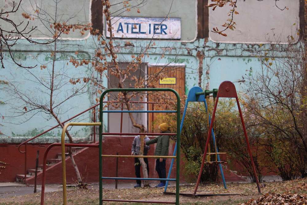 Urban street a Chisinau tra palazzoni ex sovietici - blog di viaggi