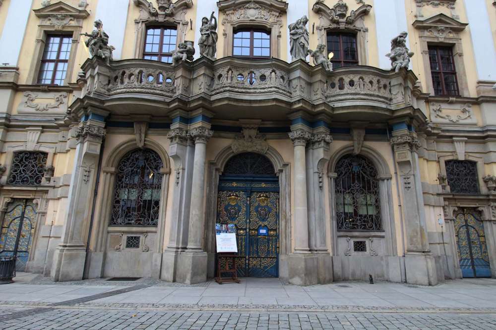 Entrare all'università di Breslavia - blog di viaggi