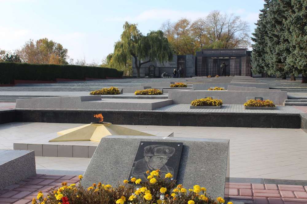 fiamma eterna nel memoriale ai caduti a Tiraspol in Transistria - blog di viaggi