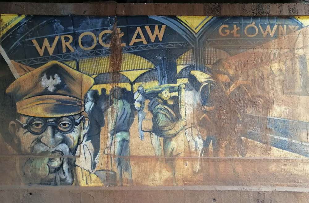 murales vicino la stazione Wroclaw Glowny - blog di viaggi