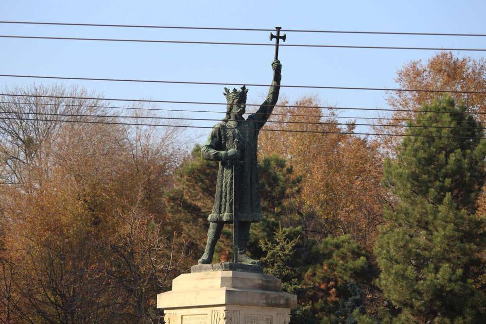 La statua di Stefan cel Mare a Chisinau - blog di viaggi
