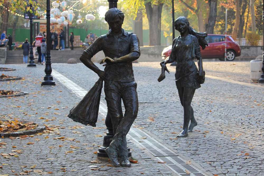 le numerose statue installate nella città di Chisinau in Moldavia - blog di viaggi