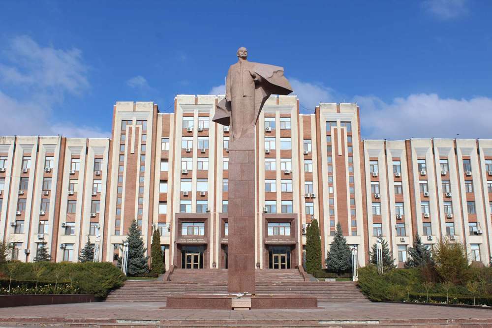 cosa vedere in Transistria: la statua di Lenin - blog di viaggi